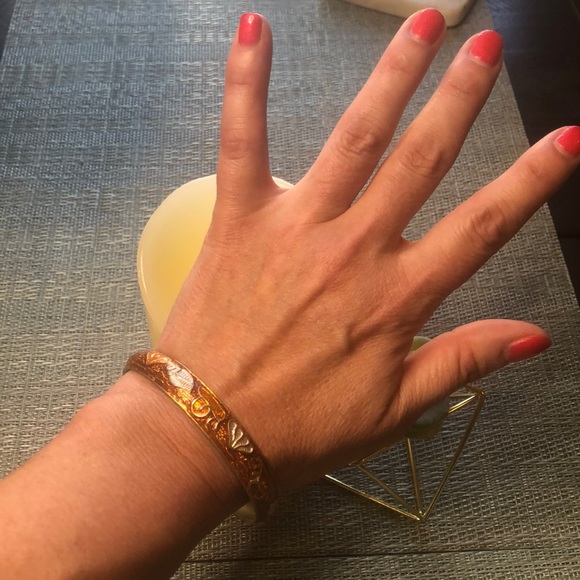 ๐
Handmade Bracelet From Belize Aquatic Life Theme ๐
- Picture 5 of 14